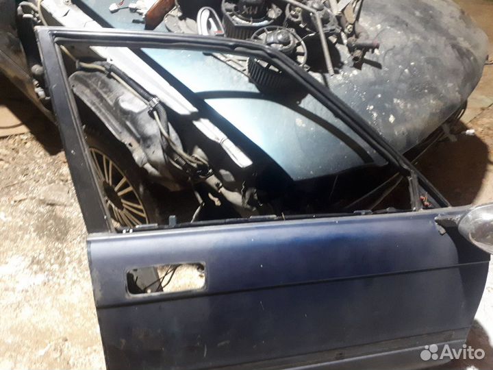 Дверь передняя правая Toyota Crown 130