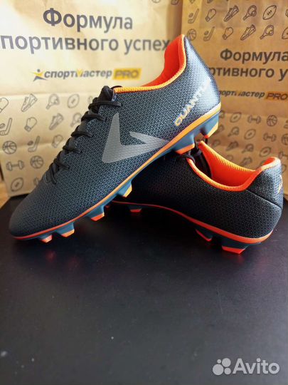 Футбольные бутсы