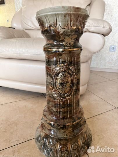 Керамическая колонна под вазу или горшок с цветами