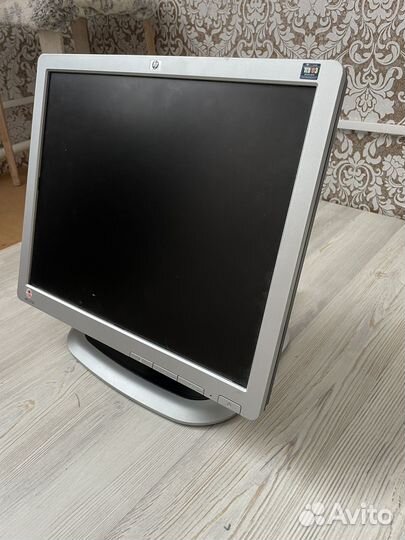 Продам рабочий монитор 19 HP