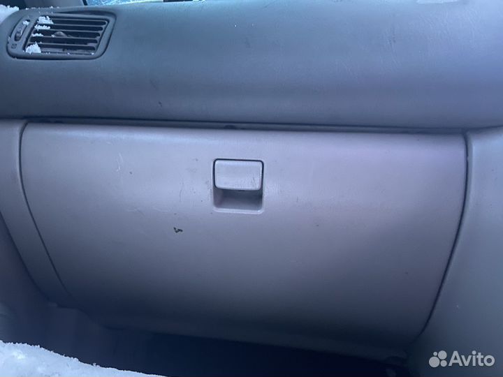 Бардачок Toyota Corolla 110