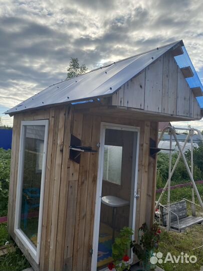 Детский игровой домик из дерева