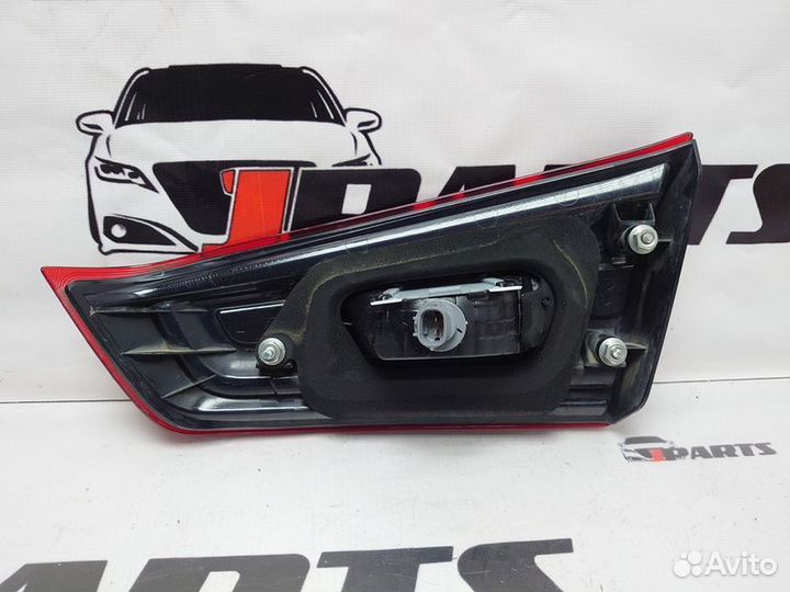 Фонарь задний внутренний Mitsubishi ASX I (2010—20