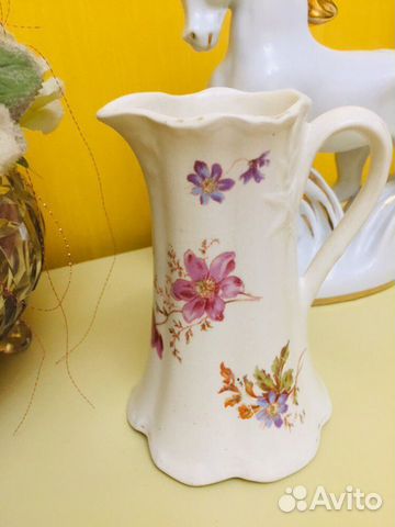 Старинный кувшинчик