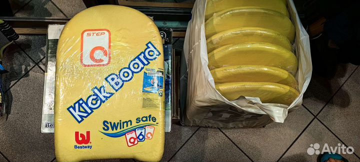 Доска для плавания kick board