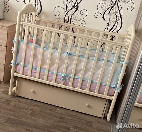 Детская кроватка