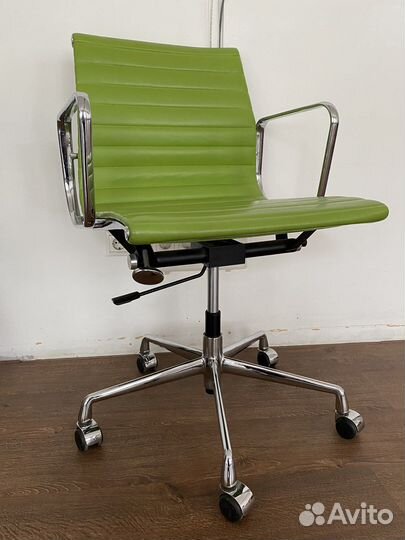 Компьютерное кресло Eames Office Chair