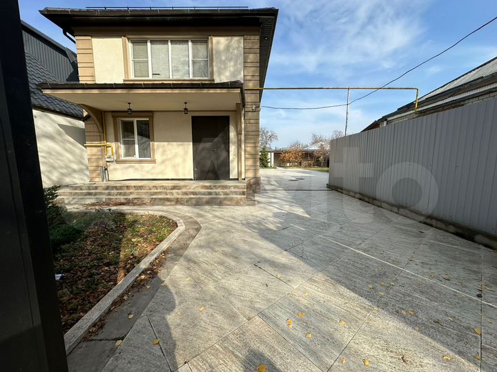 Дом 255,4 м² на участке 9 сот.