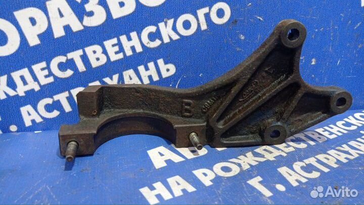 Кронштейн промежуточного вала Ford Focus 1 седан