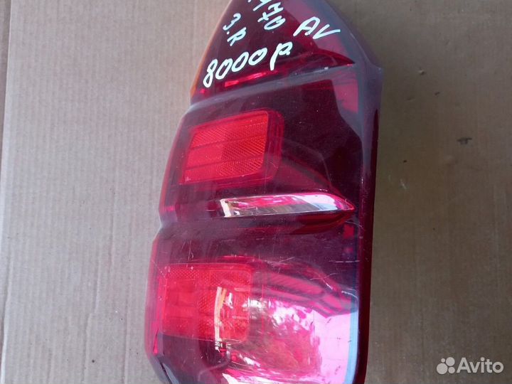 Продается фонарь задний правый на лексус GX470