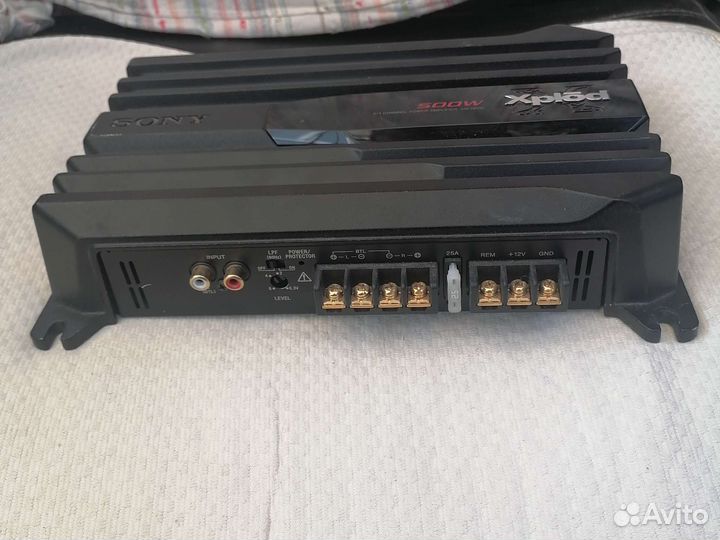 Автомобильный усилитель звука