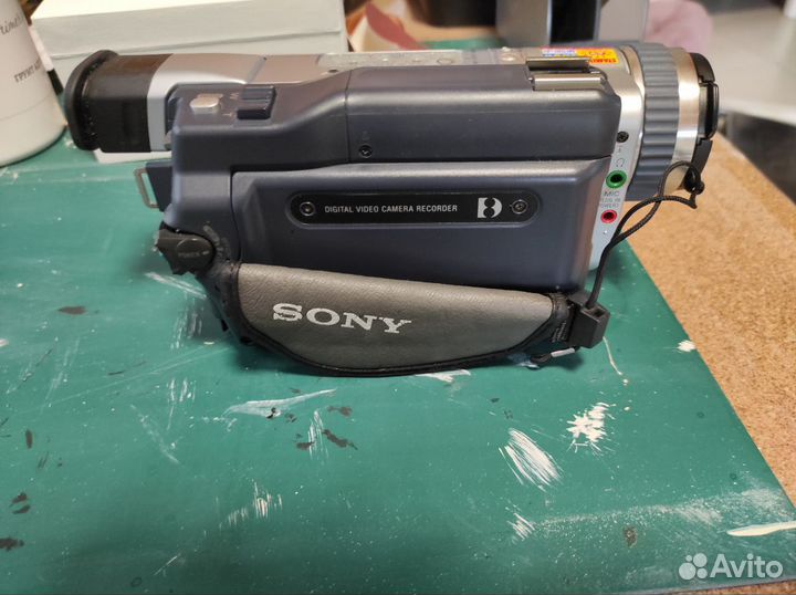 Видеокамера Sony DCR-TRV230E