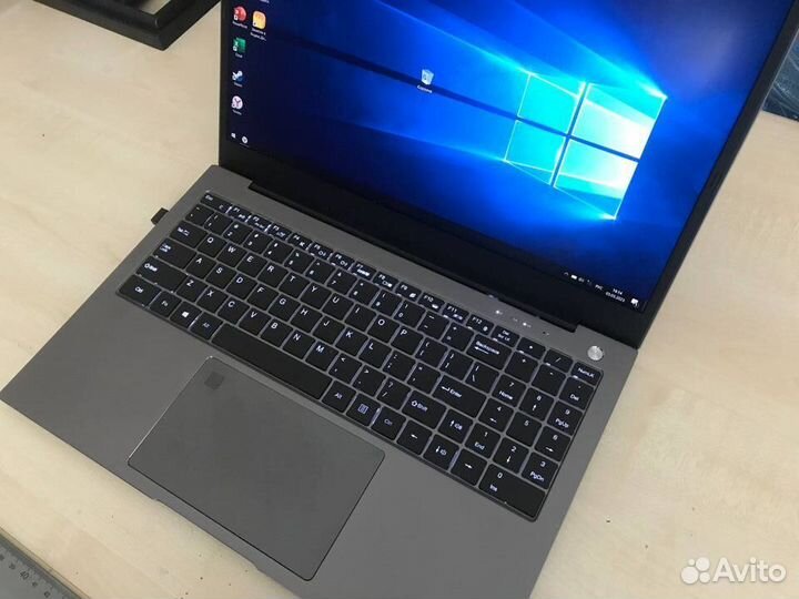 Ноутбук Core i7 1260p, 512gb SSD, 8gb RAM