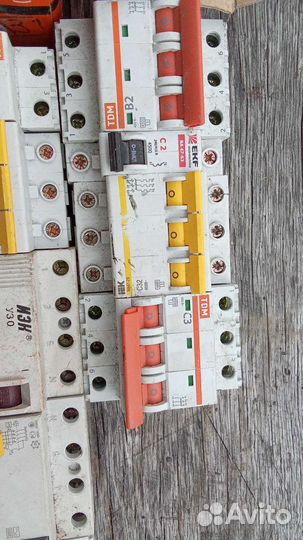 Светильники, рубильники и многое другое