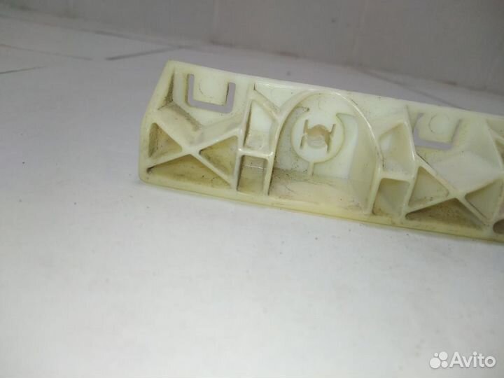 Кронштейн заднего бампера правый Infiniti EX EX37