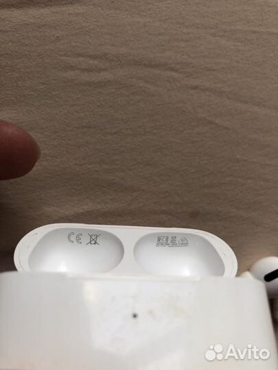 Airpods pro (1 поколение)