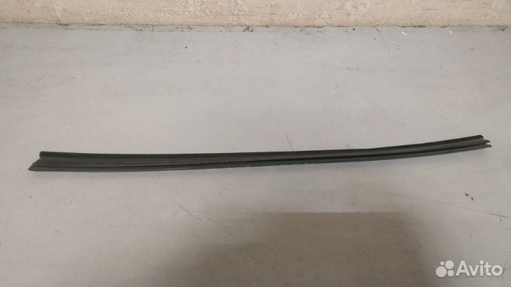Уплотнитель стекла двери задний правый Daewoo