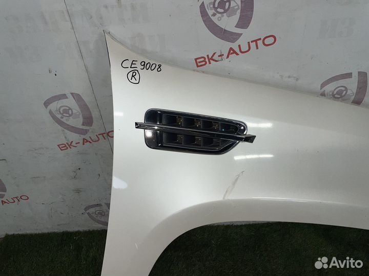 Крыло переднее правое Cadillac Escalade GMT900