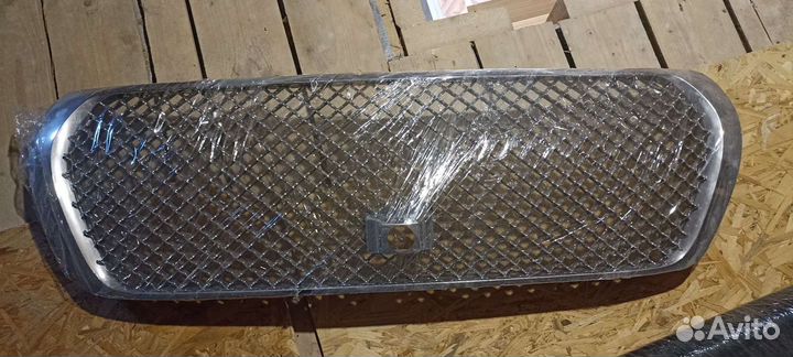 Решетка радиатора Land Cruiser 200