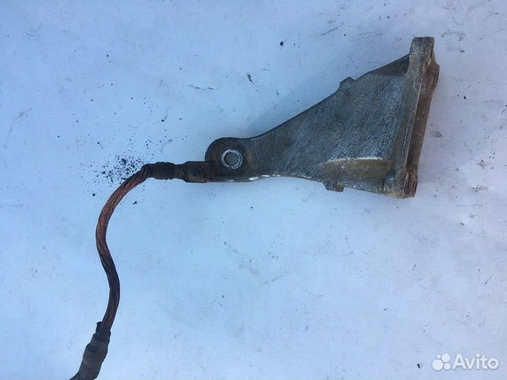 Кронштейн двигателя бмв Е34