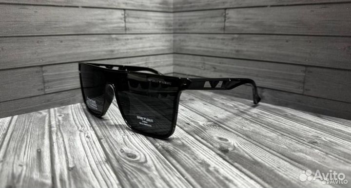 Солнцезащитные очки emporio armani антиблик