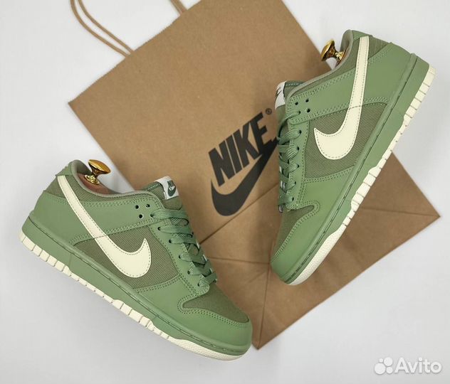 Кроссовки женские Nike SB Dunk Low