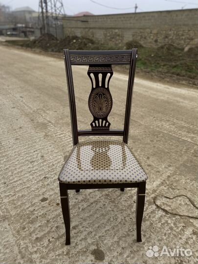 Столы и стулья