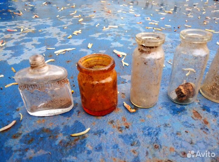 Пузырьки, банки, бутылки, флаконы, рукомойник СССР