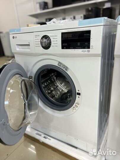 Стиральная машина LG F2J3HS8W 7кг черный люк