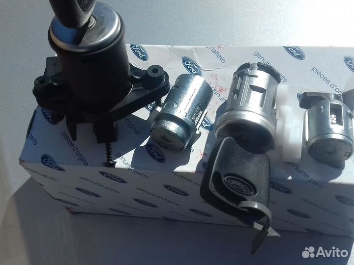 Продается на форд личинки замков