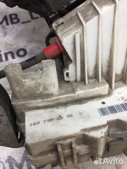 Замок двери задний правый Mercedes W164