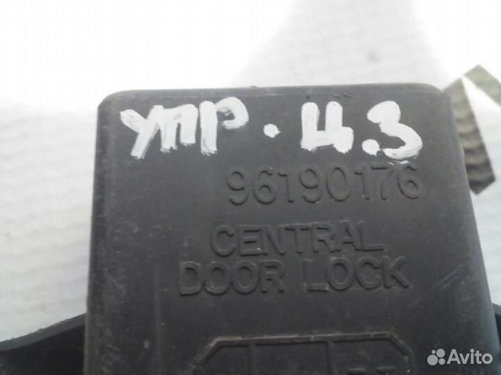 Блок управления центральным замком chevrolet Lac