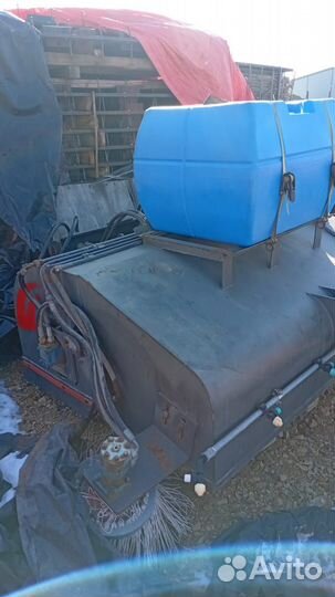 Щетка подметальная с бункером, с боковыми щетками