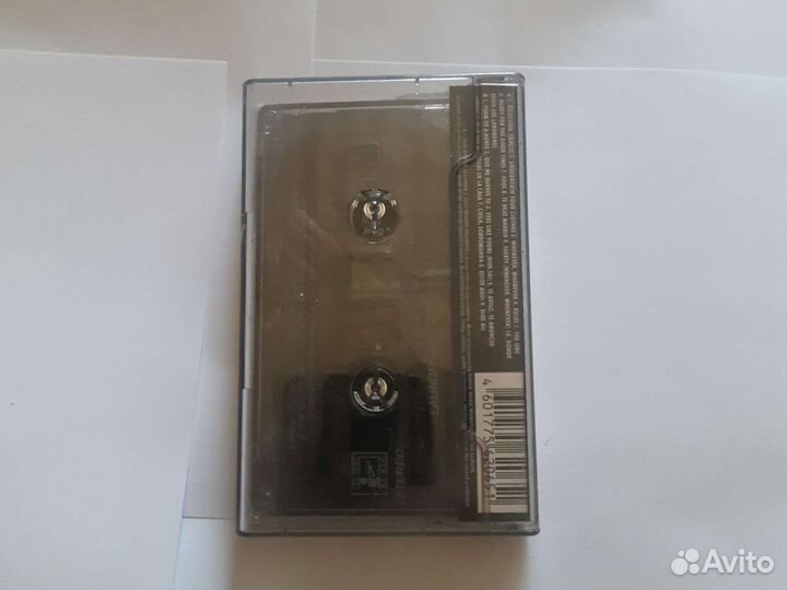 Аудиокассета Shakira Laundry Service 6 bonus track