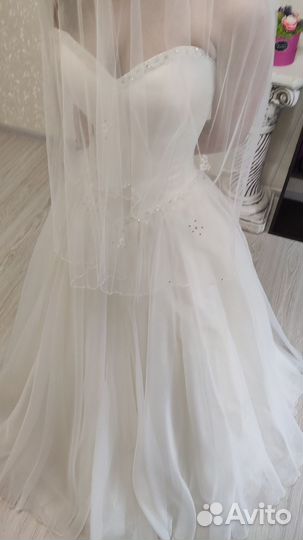 Свадебное платье, фата, сумка, подъюбник