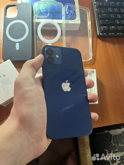 iPhone 12, 64 ГБ