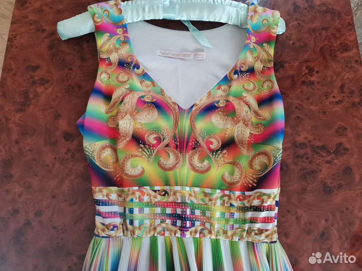 Очень красивое платье, можно на выпускной