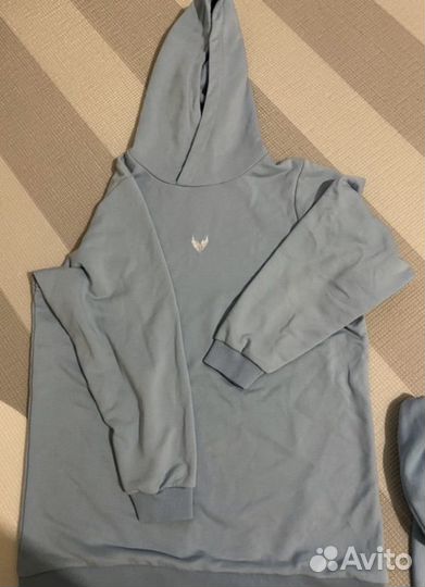 Женский спортивный костюм