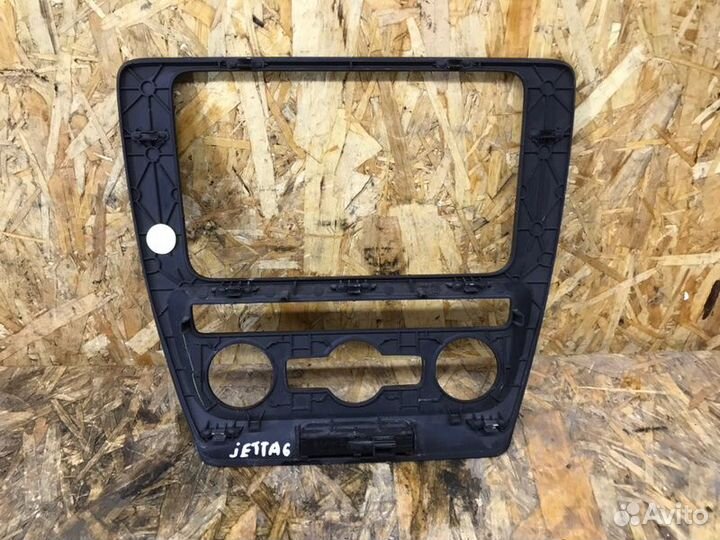 Консоль центральная Volkswagen Jetta 6 седан 1