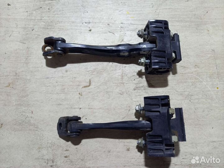 Ограничитель левой двери Astra H