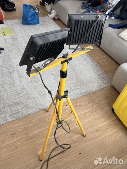 Фонарь прожектор мощный