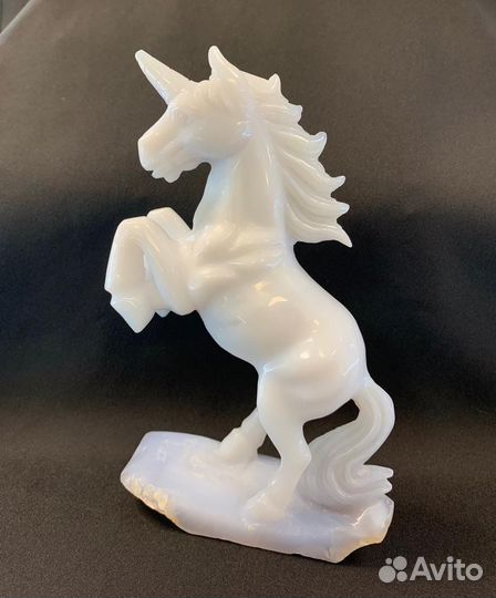 Статуэтка единорог