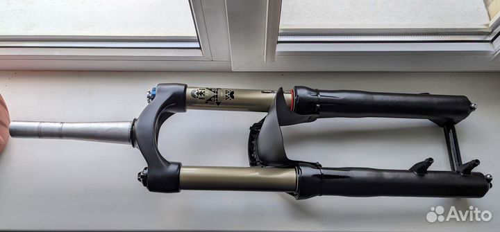 Вилка Rockshox Totem 26