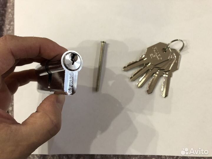 Замок дверной личинка