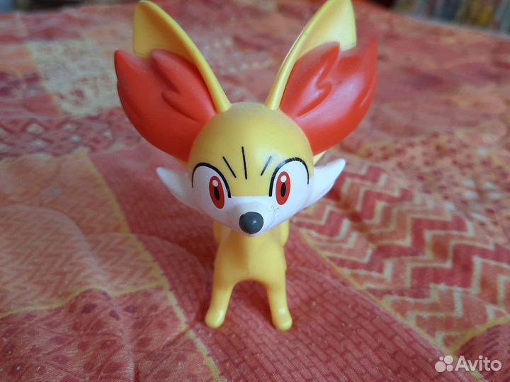 Аниме фигурка покемон брейксен