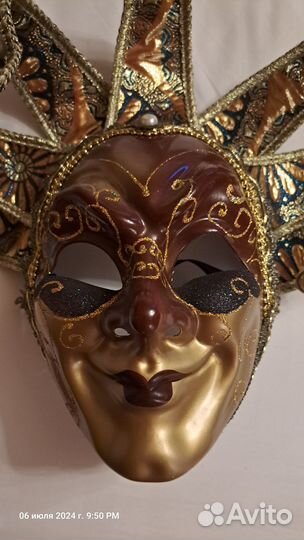 Венецианская маска полноразмерная