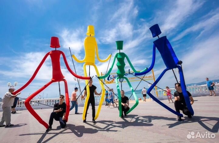 Артисты, зеркальные люди и зеркальные фотозоны