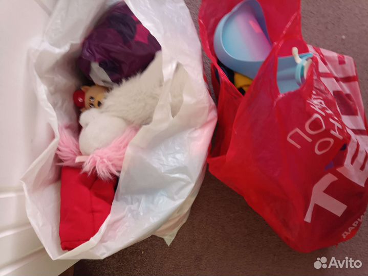 Вещи пакетом от рождения до года и игрушки