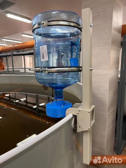 Кормушка для рыб в узв