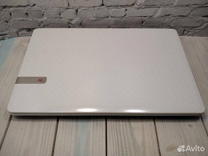 Packard Bell с широким экраном